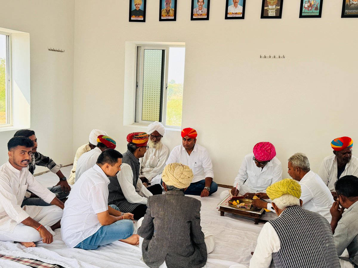 आज बाड़मेर विधानसभा क्षेत्र के भुरटिया में श्री गिरधरसिंह जी महेचा के सुपुत्र दिलीपसिंह जी के विवाह समारोह में सम्मिलित होकर समस्त परिवारजनों को शुभकामनाएं प्रेषित की। #Barmer