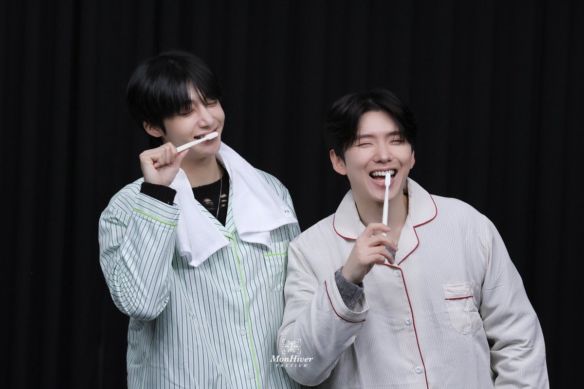 251123  #형원 #기현

사이 좋아요🥰

#몬스타엑스 #Monsta_X #MONSTAX #채형원 #HYUNGWON #널담은채 #유기현