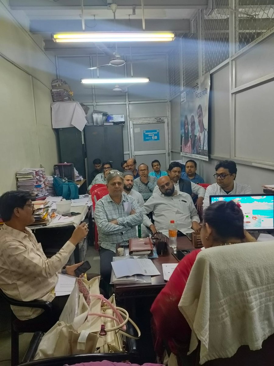 CEOWestBengal's tweet photo. All political party meeing organized by ERO of 165 Jorasankho AC  for ongoing SIR activity in Kolkata North district, West Bengal.
#SIR #Meeting #AllParty
@ECISVEEP @SpokespersonECI @PIBKolkata https://t.co/jO4BkL80RN