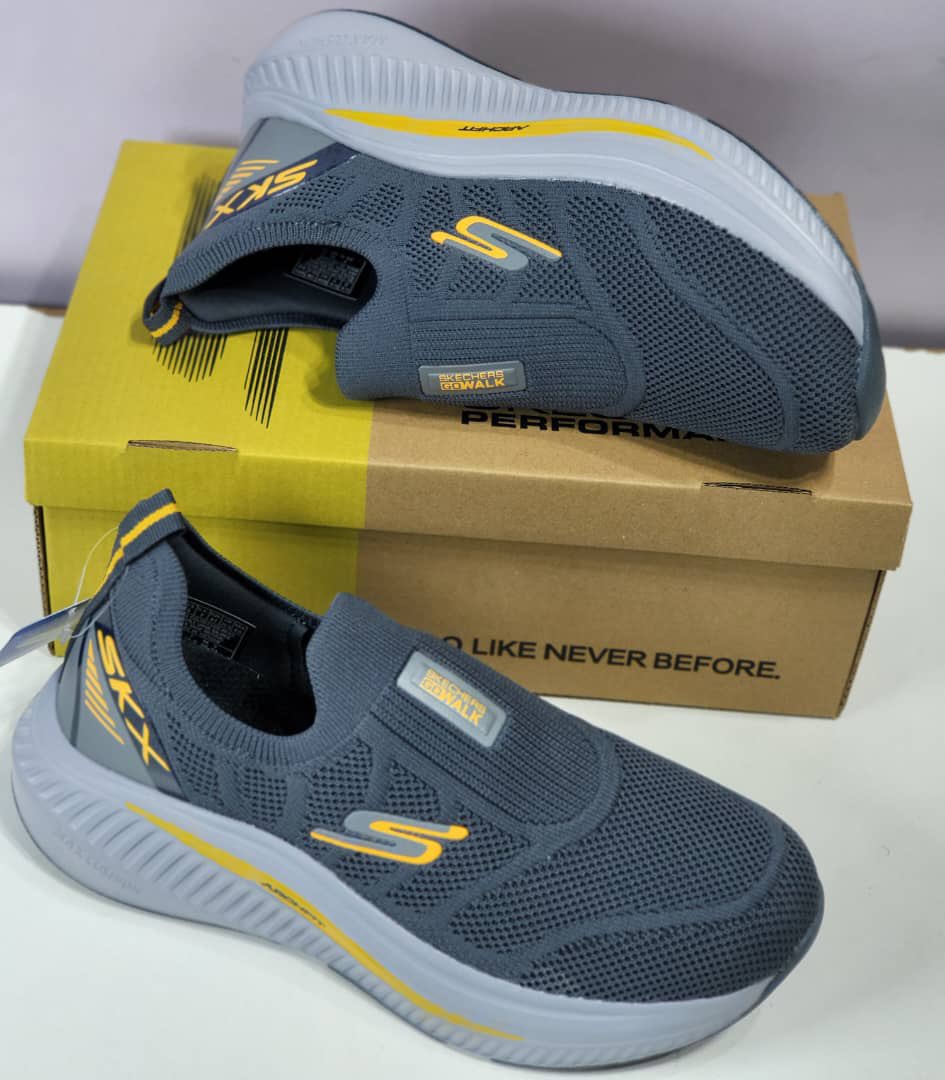 + sketchers 

Price: ₦32,000

Location Kaduna.
Call or WhatsApp— 08063769764