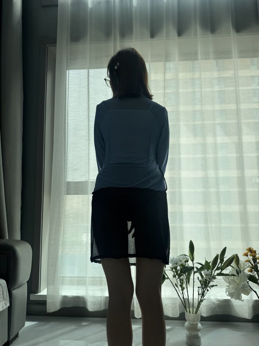 球鞋女神很生气！DJ Soda 被逼当众脱裤子！谁还关心她脚上的球鞋啊？！_搜狐网, image size:900x1200