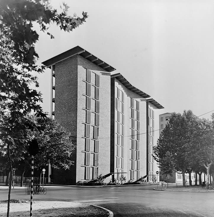 TRES60Blog's tweet image. Apartamentos para empleados de Borsalino, Alejandría, Italia. Proyectada y construida entre 1947 y 1952 por Ignazio Gardella.

#IgnacioGardella #arquitectura #arquitecturamoderna