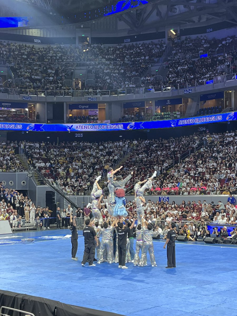 David_TheGUIDON's tweet image. LET THE SHOW BEGIN

Bringing a performance inspired from the movie ’Sing,’ the Ateneo Blue Eagles grace the UAAP dancefloor with limitless energy.

#NothingHoldingBLUEBack
#UAAPCDCSeason88
@TheGUIDONSports