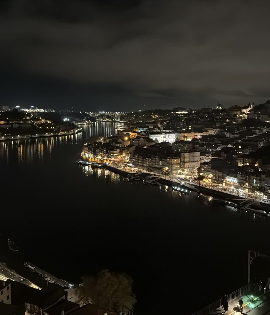 banditxbt's tweet image. gm crypto twitter!

enjoy your weekend there&apos;s only a few left in 2025