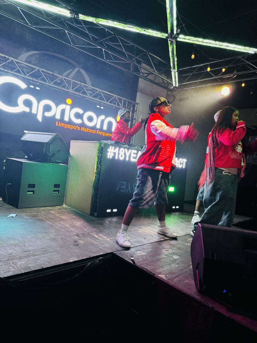CapricornFM's tweet photo. @TelkomZA @DJStevovo @mizophyll_ @MakhadziSA @ChueneChris Tshikhudini was HOT! Some moments from the Capricorn FM’s #18YearsOfImpact celebration at Dar Es Salaam 🔥 https://t.co/qavNaDPW5A