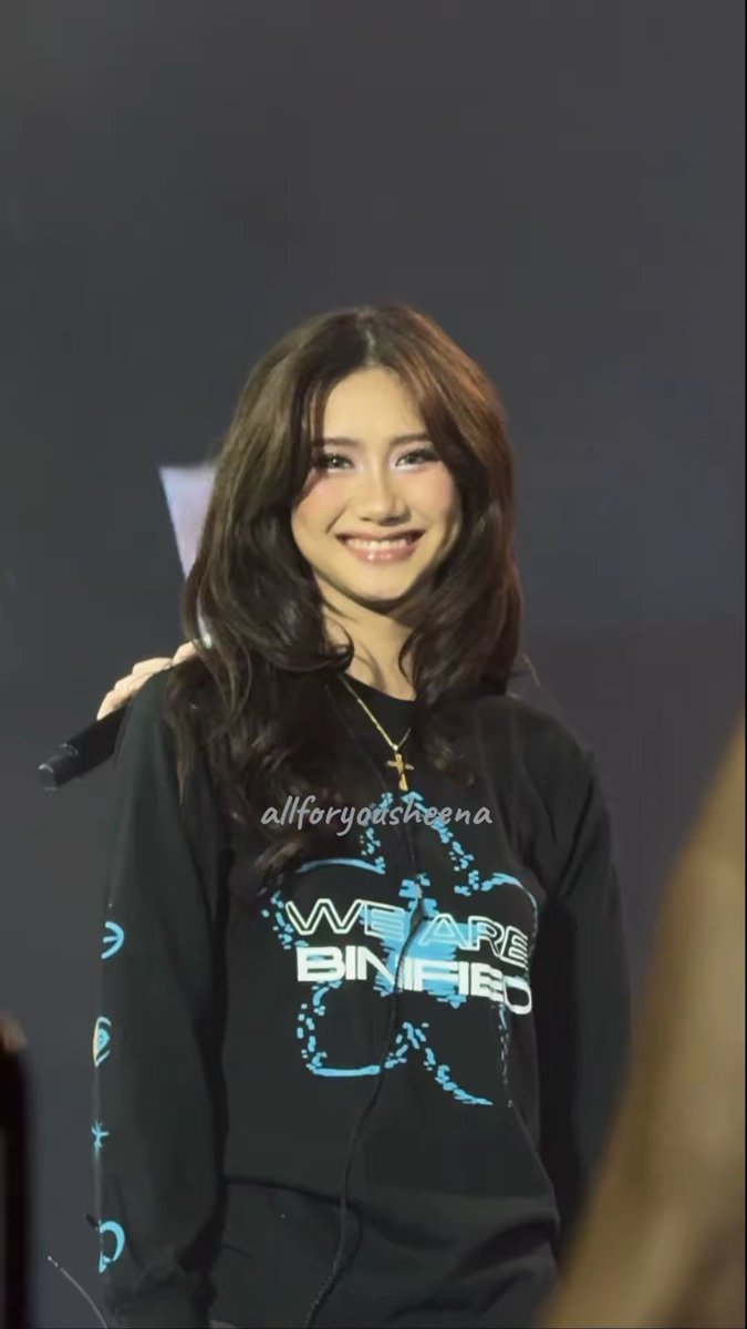 oh dear lord, ang ganda po.... 

BINIFIED PH ARENA PARTY

#BINIfiedPHArena #BINIFIED 
#BINI #LetsGetBINIfied

<a href="/bini_sheena/">Sheena Catacutan</a>