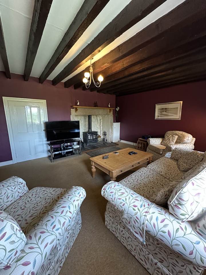 Whitelee Cottages tweet media