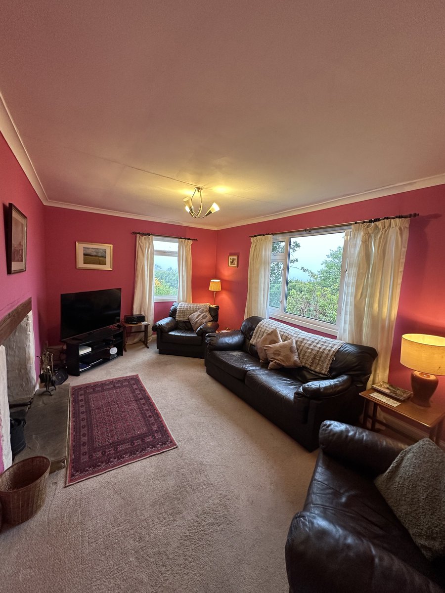 Whitelee Cottages tweet media