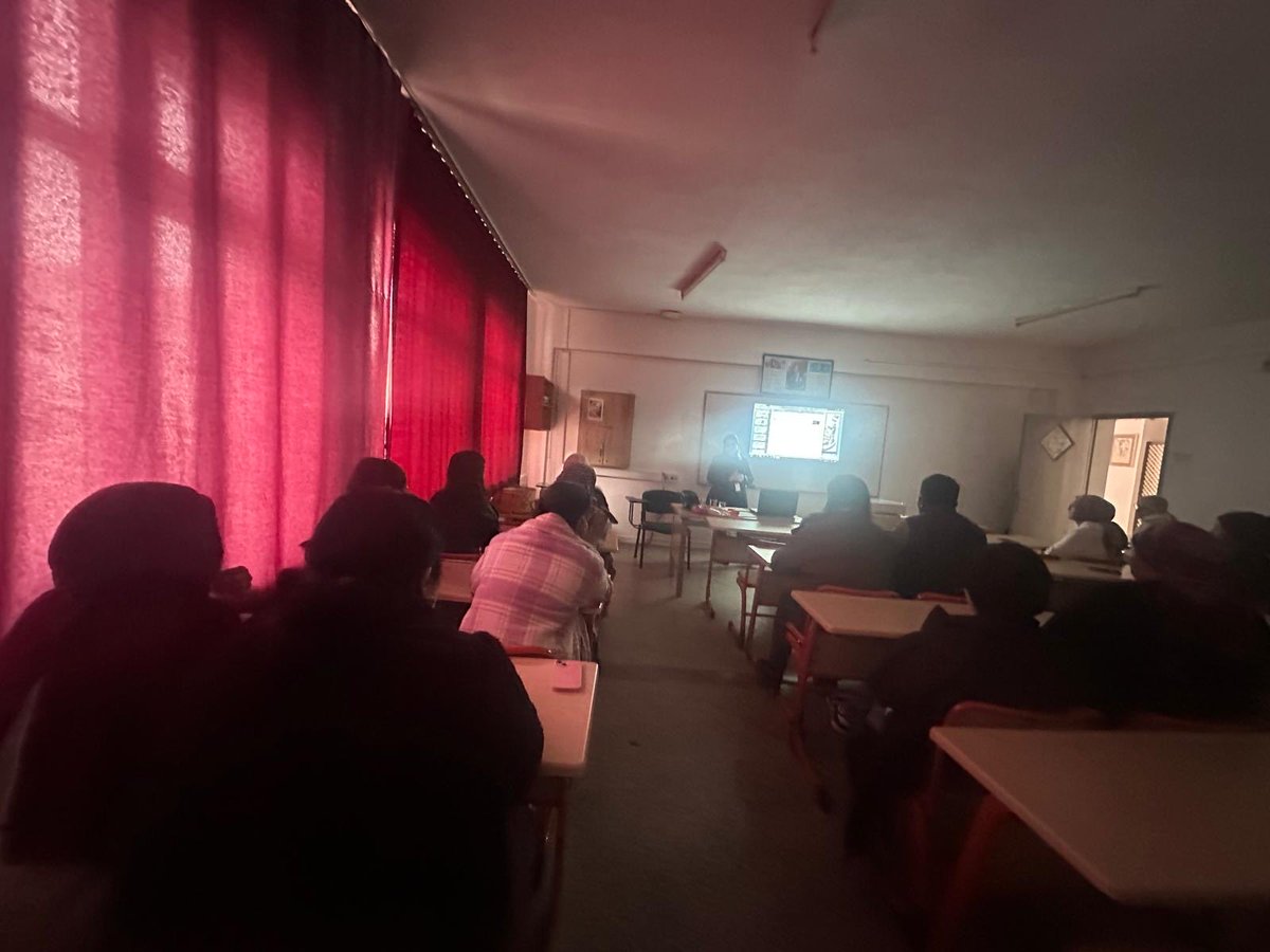 seydikemerism's tweet photo. Müdürlüğümüz tarafından kurumlar arası iş birliği içerisinde geliştirilen “Hijyen Eğitimi Projesi” toplumun tüm bireylerine ve hizmet sektörüne yönelik hijyen bilincini artırmayı hedeflemektedir.
Eğitim Dr.Merve EKİNCİ rehberliğinde ve Hemşire Serap MERT’in anlatımıyla tamamlandı https://t.co/6TP70swAxl