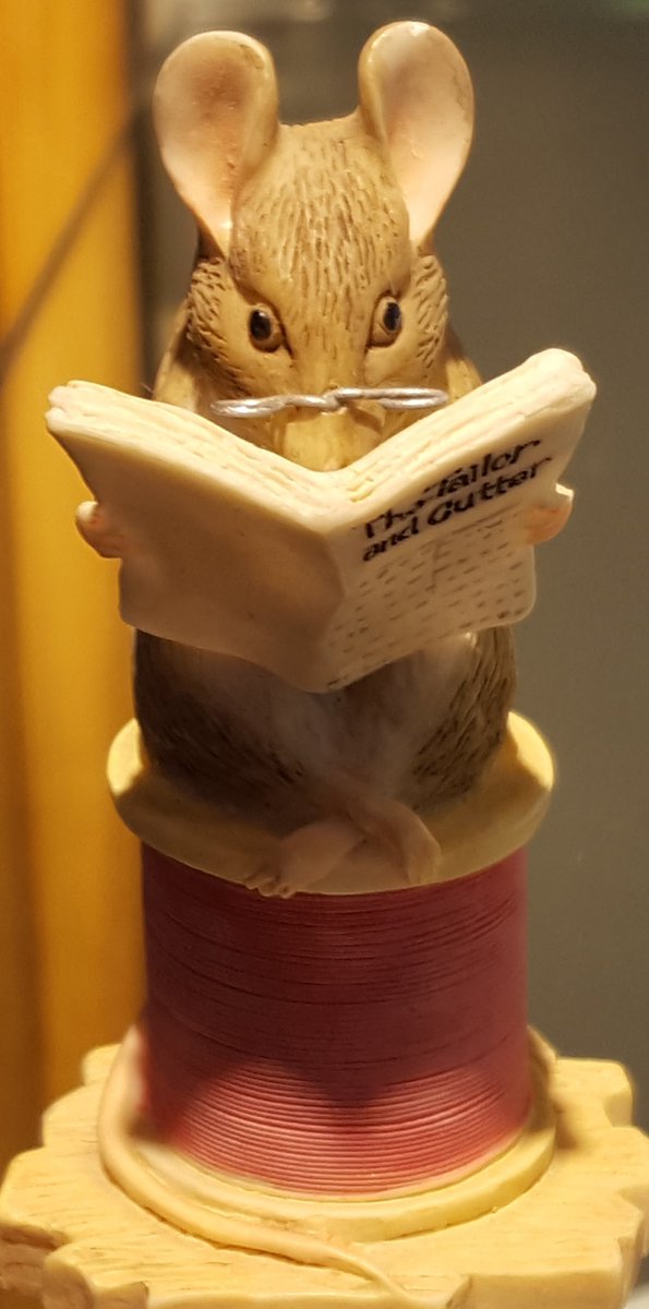 GabyLynch9's tweet image. #AlphabetChallenge #WeekVForVowels Ornaments 😊 Guess where I was!