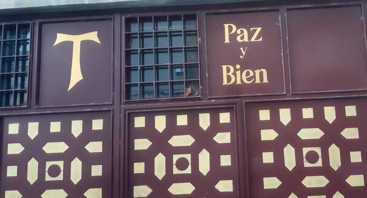 luisdeval13's tweet image. Puerta cerrada del obrador del Convento de Santa Isabel de Hungría en Valladolid. 
Paz y Bien, hermanas.