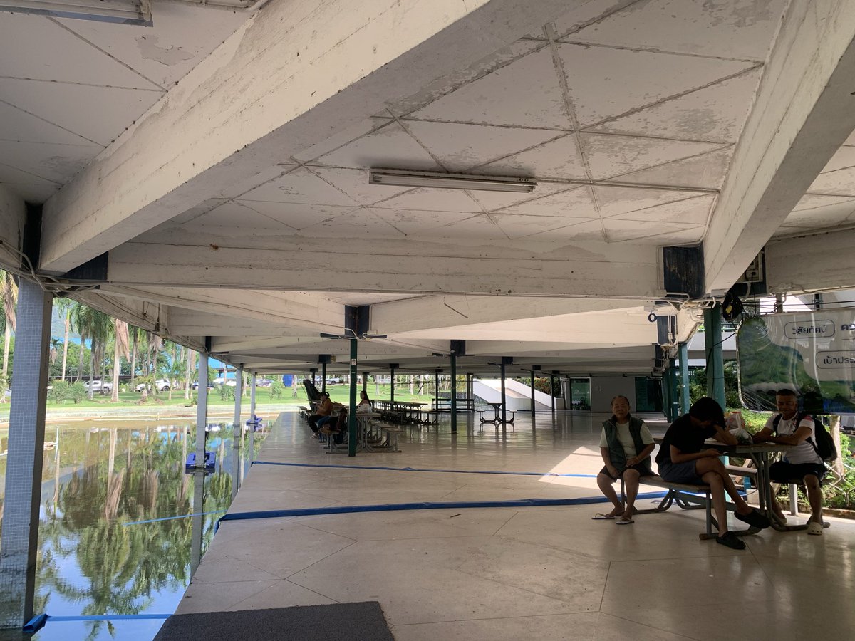 paritw92's tweet image. บริการรถรับส่งฟรี ตอนนี้!
.
ใครที่ต้องการเดินทางจากศูนย์อพยพมหาวิทยาลัยสงขลานครินทร์ เพื่อเข้าเมืองหาดใหญ่ แต่ไม่มีคนรับ-ส่ง มาขึ้นรถรับส่งที่หน้าตึกฟักทองตอนนี้ได้เลยครับ (maps.app.goo.gl/qQpg9EDLsiDP2N…)
.
ขอบคุณทาง @GrabTH มากๆครับ ที่ช่วยสนับสนุนรถตู้รับส่ง 10 คัน…