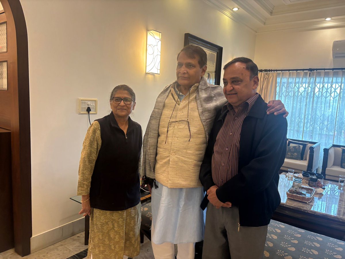 पूर्व केंद्रीय मंत्री, विद्वान वक्ता, अनुभवी और दूरदर्शी नेता श्री <a href="/sureshpprabhu/">Suresh Prabhu</a> जी से राँची में आत्मीय मुलाकात। वे झारखंड<a href="/25/">dusty dylan</a> पर आउट-ऑफ-द-बॉक्स सुझाव साझा करेंगे। स्वागत, अभिनंदन।

<a href="/fjcci/">FJCCI</a> <a href="/AmitAmit989/">𝐀𝐦𝐢𝐭 𝐒𝐡𝐚𝐫𝐦𝐚</a> <a href="/arunjoshi028/">arun</a>