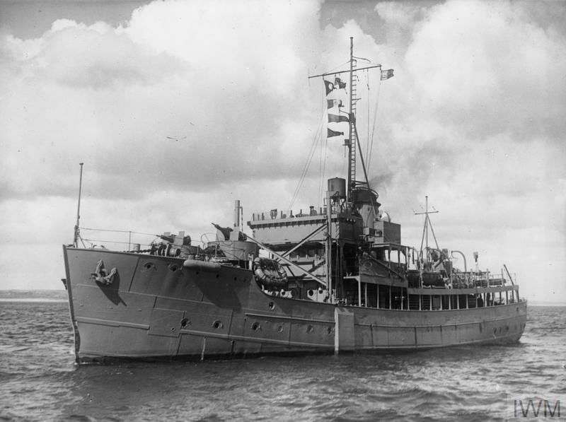 Tree class minesweeper trawler HMT Blackthorn (T 100): Launched 29.11.39.