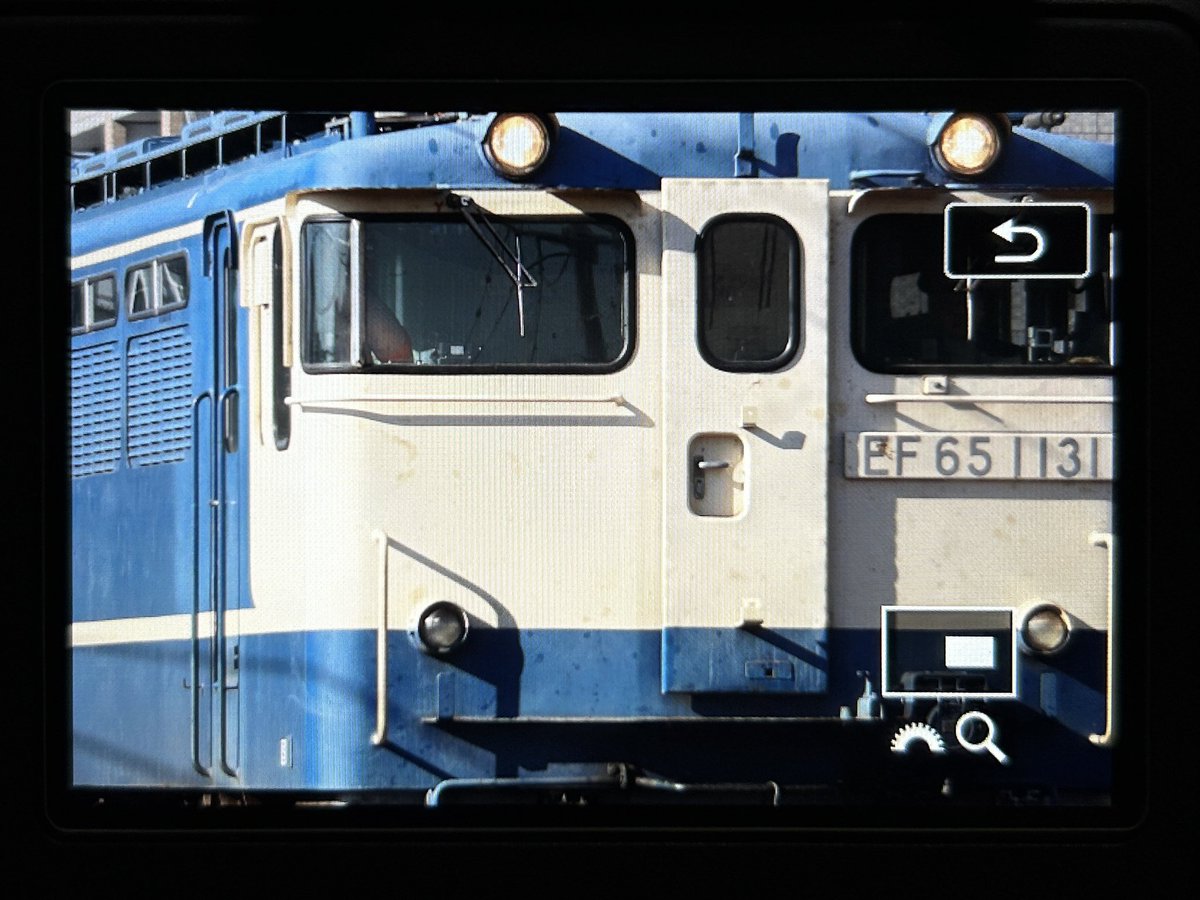 Sanyotetsu's tweet photo. EF65 1131
色褪せが目立ちますね、 https://t.co/EU9AjgxXDt