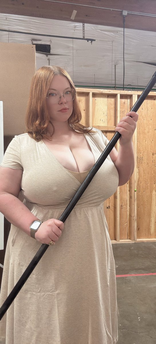 MojoAdjacent's tweet photo. Am I too chubby to be your gf? https://t.co/ibyxl2Gimn