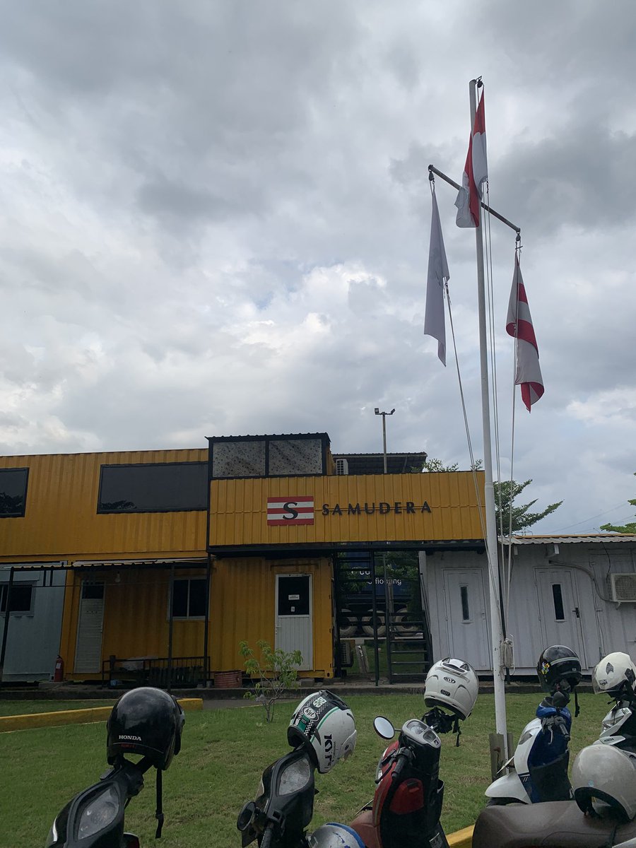 swiftubby's tweet image. cari perusahaan udah kaya cari loker