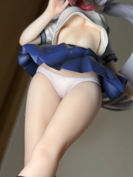 1/6スケールで9000円というリーズナブルな値段ゆえに不安だったけど出来良くて嬉しい。パンツだけでなく下乳まで拝める神造形