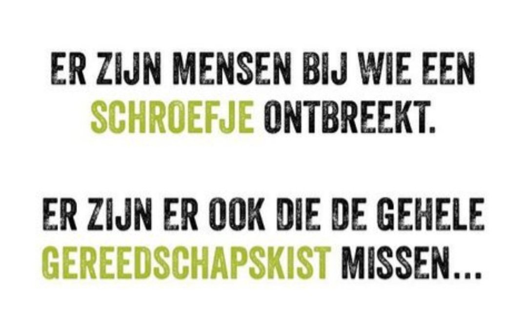 Teuniskuiper1's tweet photo. @HermanMeeuwiss1 Uw schommelstoeltje heeft vroeger te dicht bij de muur gestaan,  deze oplichter moeten ze ophangen aan de hoogste boom https://t.co/rs1M33rajZ