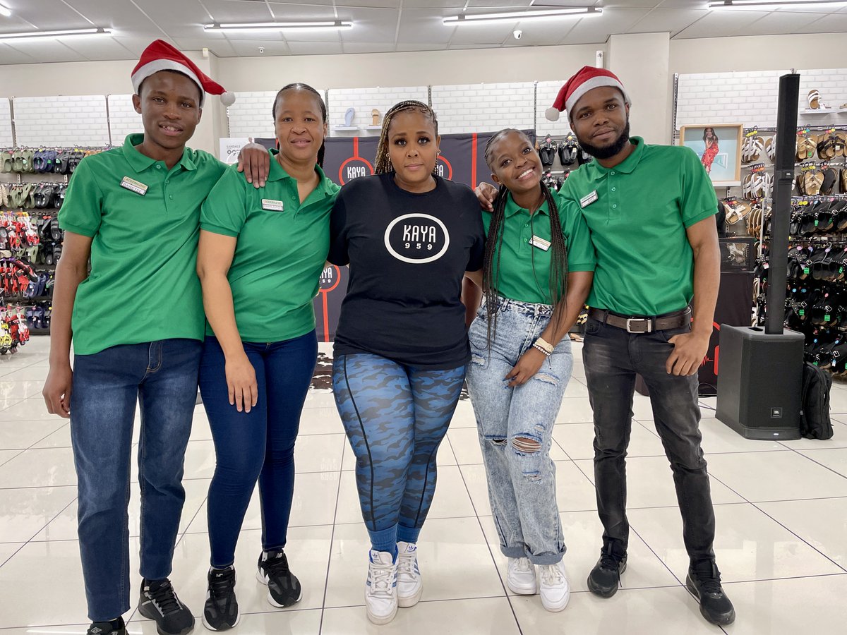 KayaON959's tweet photo. Fashion. Music. And tons of fun!
The #AckermansKayaCountdown is broadcasting LIVE at Eastgate Shopping Centre with @Kgomotsomeso.
Join us and stand a chance to WIN Ackermans vouchers & spot prizes.
Powered by Ackermans
#LevelUpTheFun
#AckermansXKaya959 #StyleOnBeat https://t.co/yy4tVf0ksO