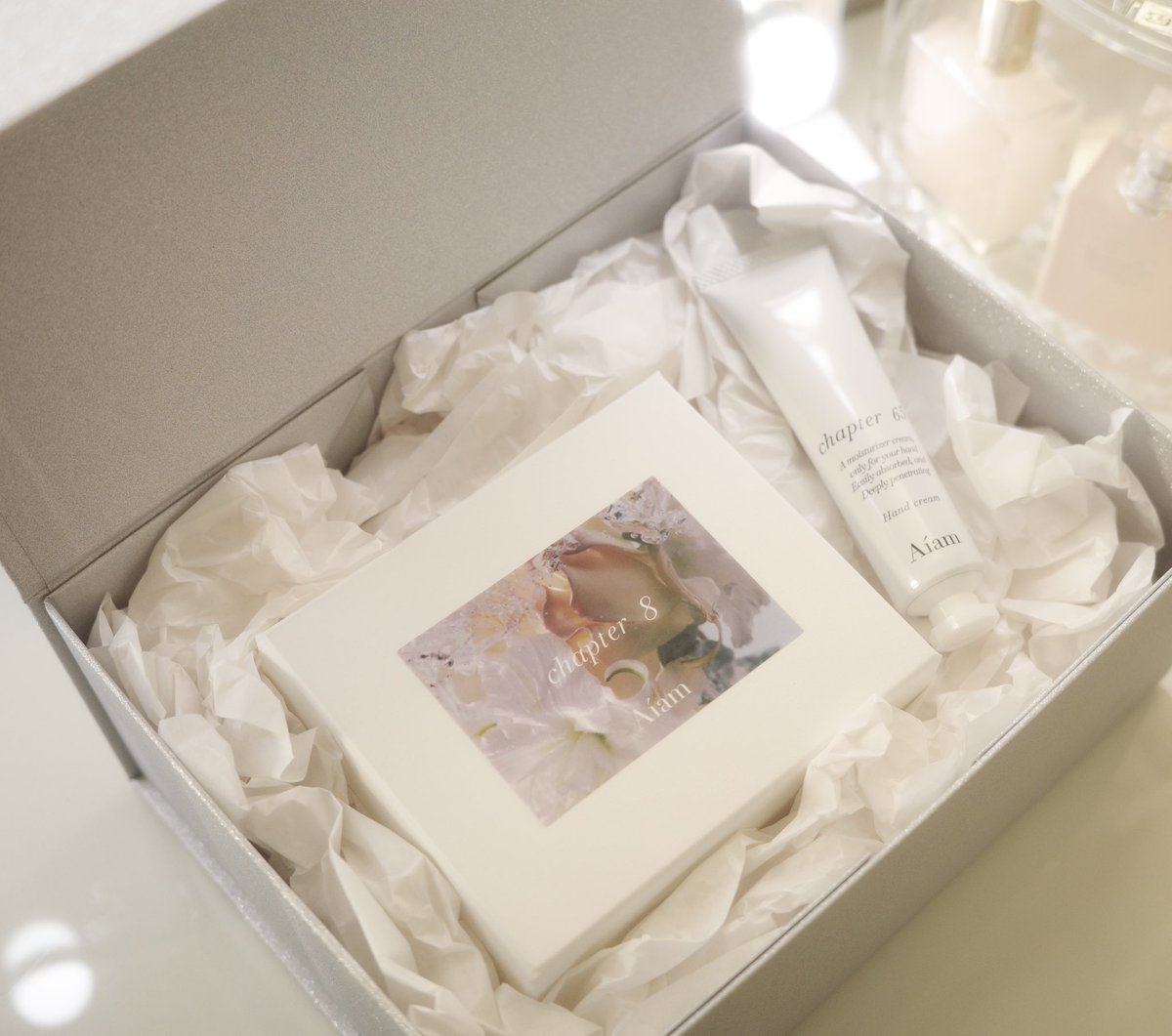 『え、今日なんかいい匂いする…』って絶対言われたい、本気のクリスマスデートならAiamチャプター8一択。惚れさせたいなら絶対にこの香り。ホリデー限定BOXかわいすぎるから、プレゼントにも喜ばれるよ〜 ꒰ᐢ⸝⸝•༝•⸝⸝ᐢ꒱ 🎀🎁#ad