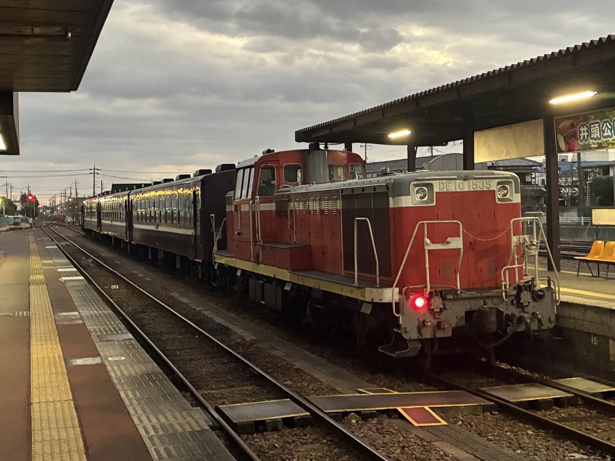 owacon_mok's tweet image. SLもおか用車両の回送を兼ねて下館→真岡間で運転される真岡鐵道6103レに乗車！
今や日本でほとんど見られなくなった客車&quot;普通&quot;列車で、もちろん乗車券のみで利用できます
