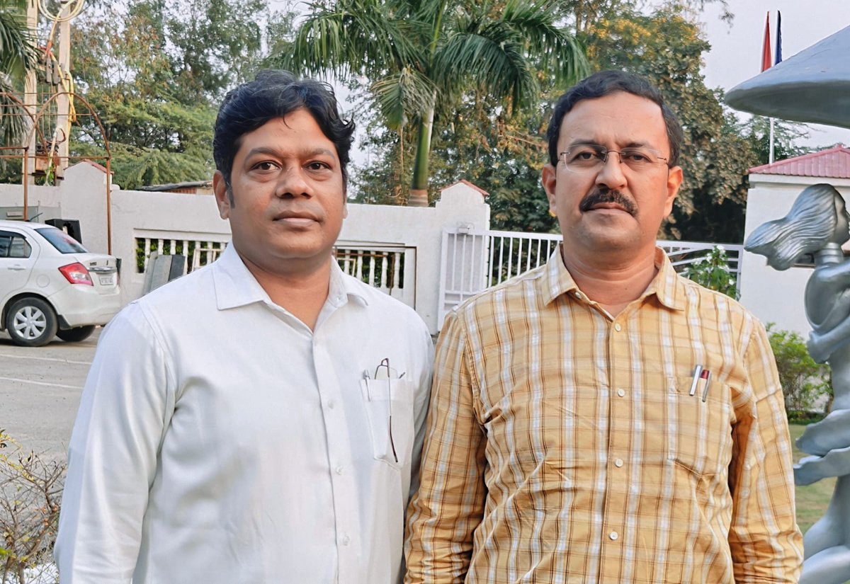 AhteshamFIN's tweet image. #PCS मोहम्मद मोइनुल इस्लाम 2013 #ADM नमामि गंगे और रूरल वाटर रिसोर्सेज महोबा से शिष्टाचार मुलाकात!! 🏡