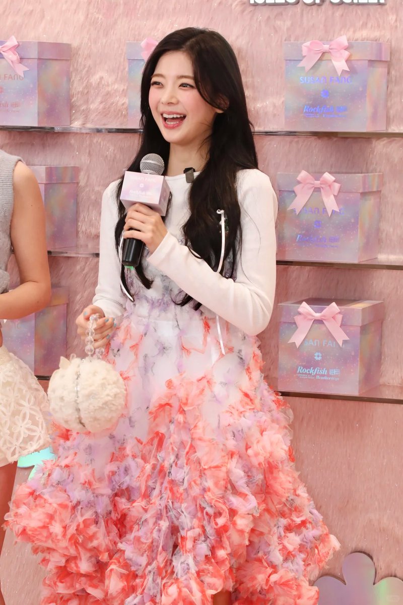 CJSGLOBAL's tweet image. 251129 #LIA #리아 at ROCKFISH WEATHERWEAR X SUSAN FANG event

LIA AT RFWW SHANGAI
#LIAxROCKFISHWEATHERWEAR