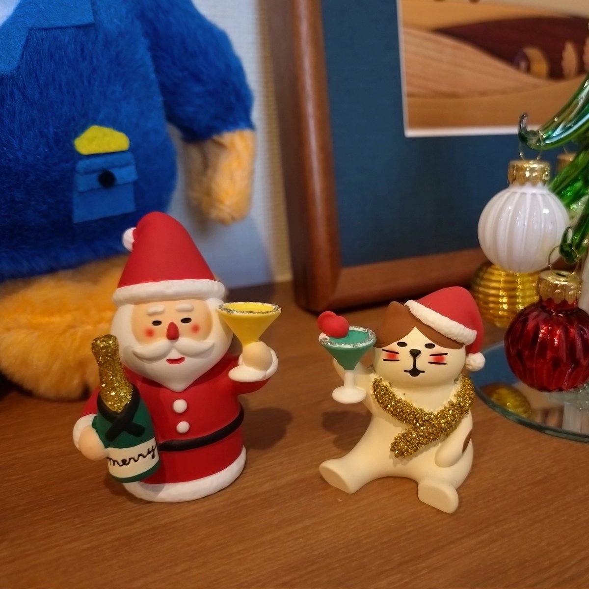 knk161's tweet photo. 先日仲間入りしたクリスマス飾りが最高なので見てほしい https://t.co/rf2jWIp94v