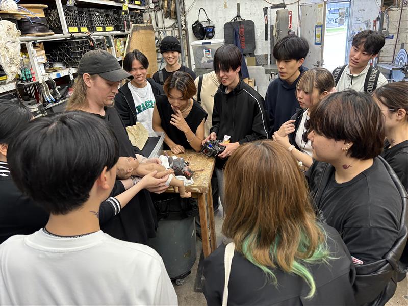 tokyotechc's tweet image. 先日、姉妹校とともにTECH.C.の学生たちは海外実学研修の為、10日間アメリカへ行きました！！！🇺🇸

最新のデザイン、テクノロジーを学ぶ貴重な機会となりました！

自由時間は目一杯楽しんだよう👀

一回りも二回りも大きくなった学生たちの更なる成長が楽しみです！…