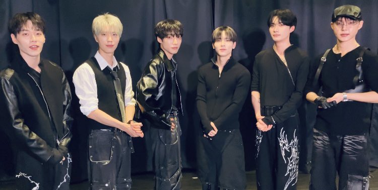 DONE_OFFICIALJP's tweet image. D-ONE JAPAN LIVE -Year-end Party-

本日限定⭐個人/ユニット/団体‼️動画券販売📹😉

笑い声の絶えない動画撮影会ですよ👍

📹スペシャル動画券販売
🗓11/29(土) 18:00
📍K-Stage O!
📹撮影可能曲🈶
🎫当日券有り🈶

💙初回無料+2ショットチェキ撮影プレゼント🎁

#D_ONE #DONE #ディーワン #新大久保