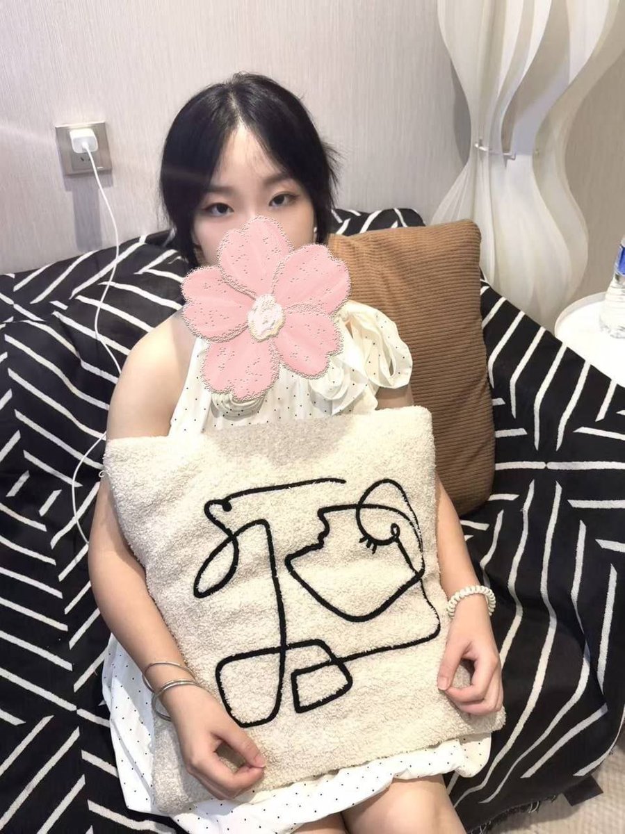 JunyorHb's tweet image. 豫章书院受害者长大后：我这辈子只当小三，绝不结婚绝不生孩子！

这个成都妹妹不要生活费，只求对方有家室。