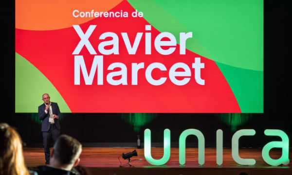 🆕‘Liderazgo en tiempos revueltos’ por Xavier Marcet en el programa de conferencias de Unica

📝agroautentico.com/2025/11/lidera…

📌 Sobre un escenario a rebosar de público palabras que inspiran nuestro día a día. Porque en época de proliferación de tecnologías, el management humanista,
