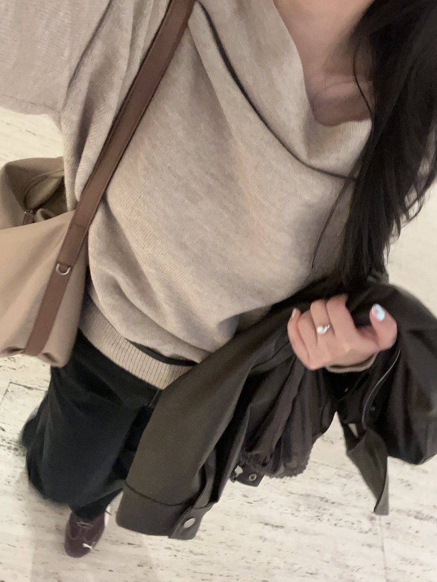 jenxney's tweet image. 좋아하는 가을겨울 바지 모음
(158기준 수선 x 끌림 x)

*경제적 대가가 발생하는 리워드링크 포함됨