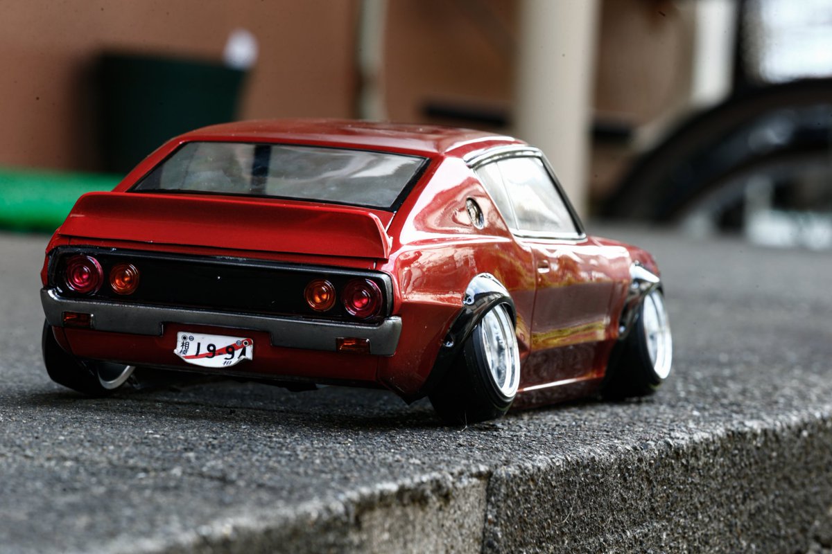 ～完成～
日産 スカイライン2000GT-R ケンメリ！真っ赤のﾊﾞｰﾌｪﾝ塗り分け、マーシャル風イエローレンズ、外付けオイルクーラー！
#パンドラRC