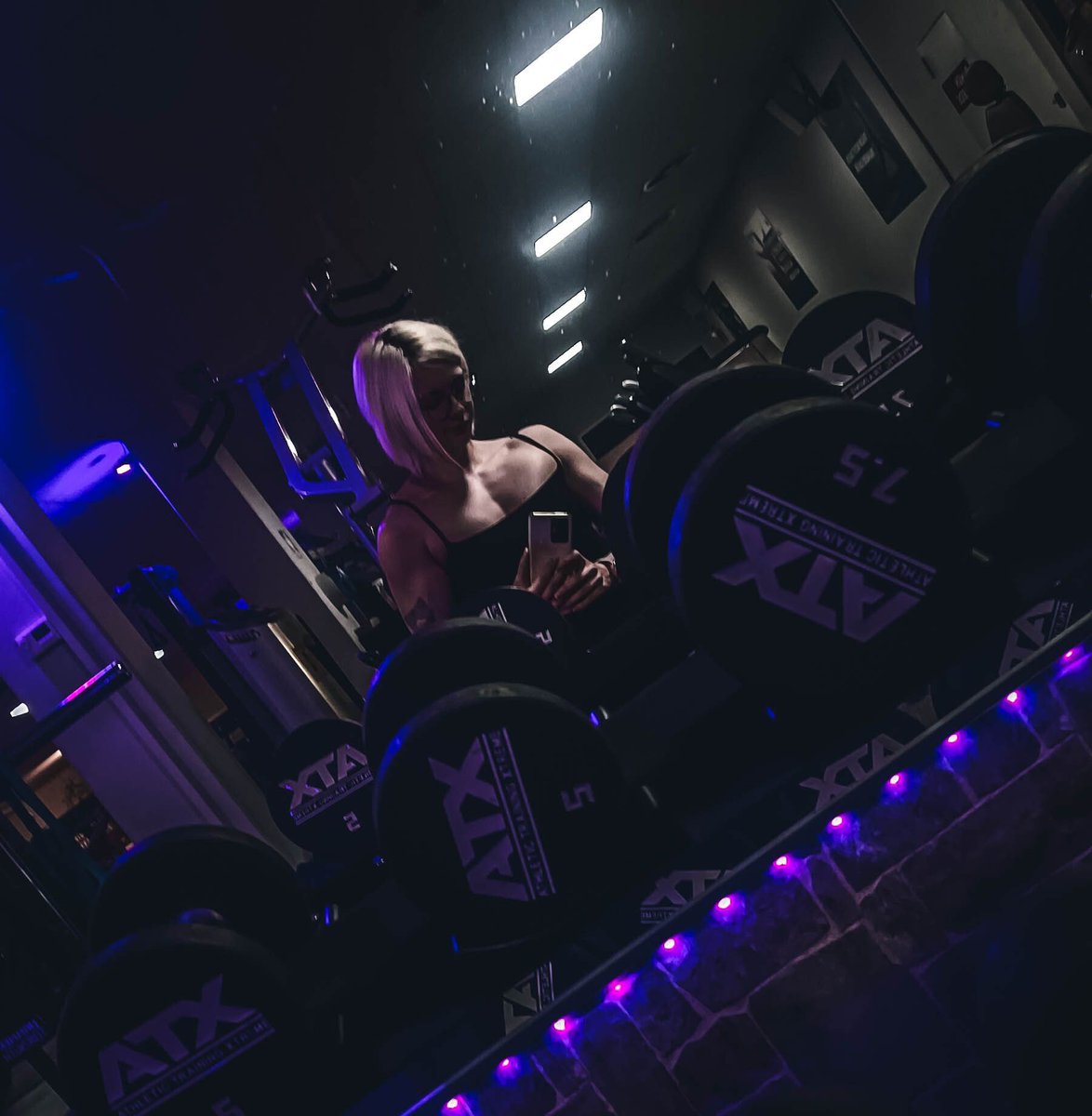 AkikoYuOfficial's tweet image. Grüße aus dem Studio, von mir und meinen Chest muscles 🫡 

#upperbodyworkout #fitchest #cheststrength #fitmuscles