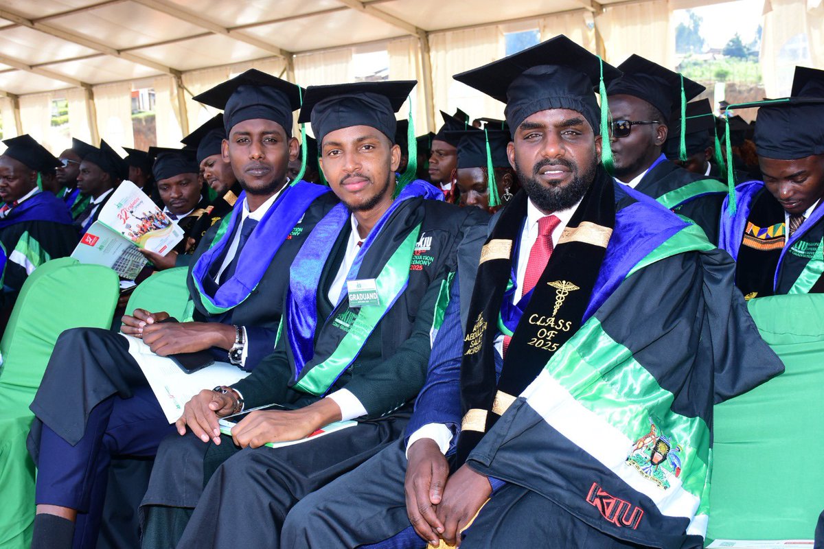 Esau_Matsiko's tweet image. Any message for today’s graduands? 👀 

#KIU32ndGrad