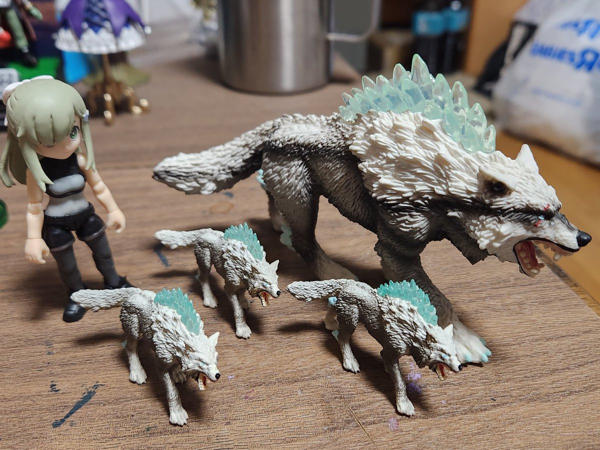 シュライヒエルドラドのガチャ
今後も色々出していくのかな？
他属性のやつは流石に形状が違うからカラバリって訳にいかないよなぁ