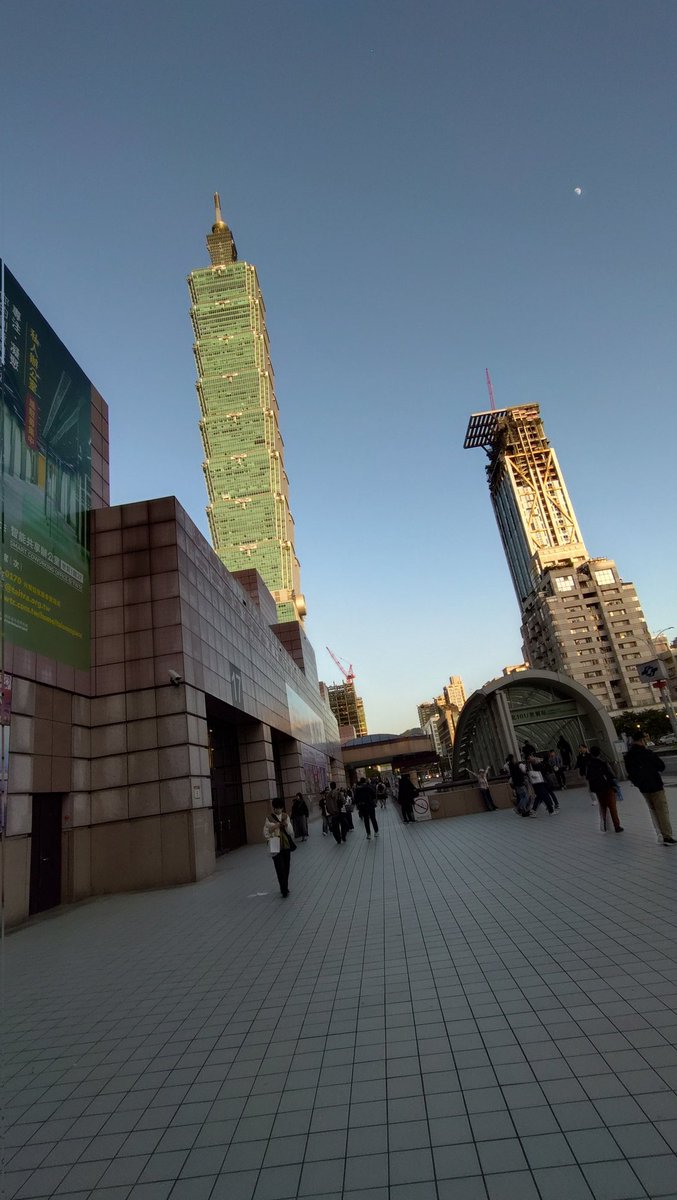 hyperdouraku's tweet image. 今日の台北は晴れ。半袖でも良いほど暖かいです。