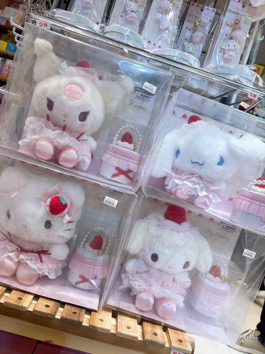 発売前から大反響❣️ #サンリオ #いちごホイップケーキ シリーズが