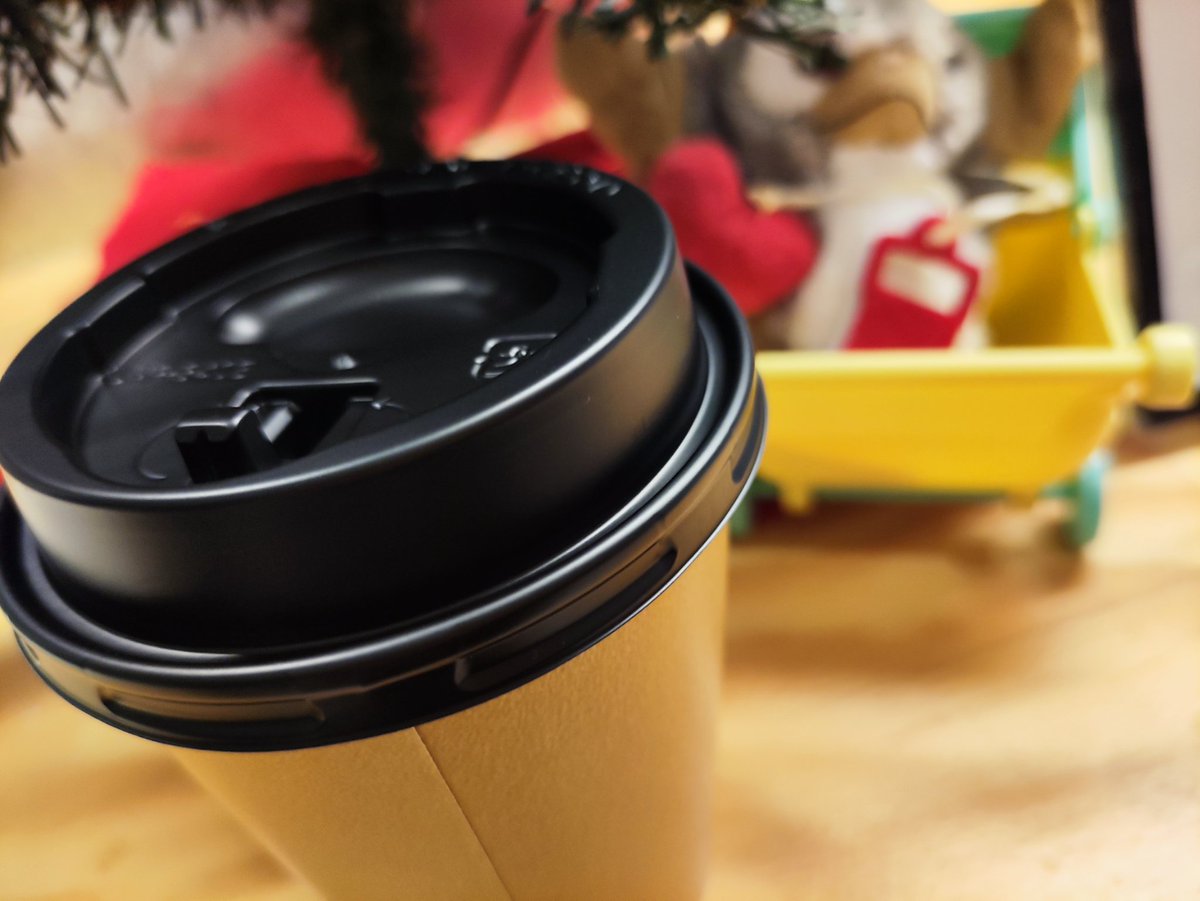 deadcell11's tweet image. 今日のお供はホットレモネード。これもまた久々。

#Stranger