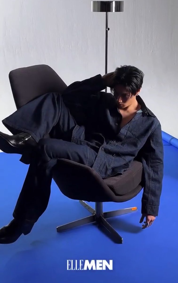 alittlequad's tweet photo. “Why does my back hurt?” 

Me when I have to sit on a chair for any length of time: 

#ELLEMENThailand
#ELLEMENxBibleWichapas
#BibleWichapas
#LevisBlueTab
#LevisTH https://t.co/2lN5Q88IjC