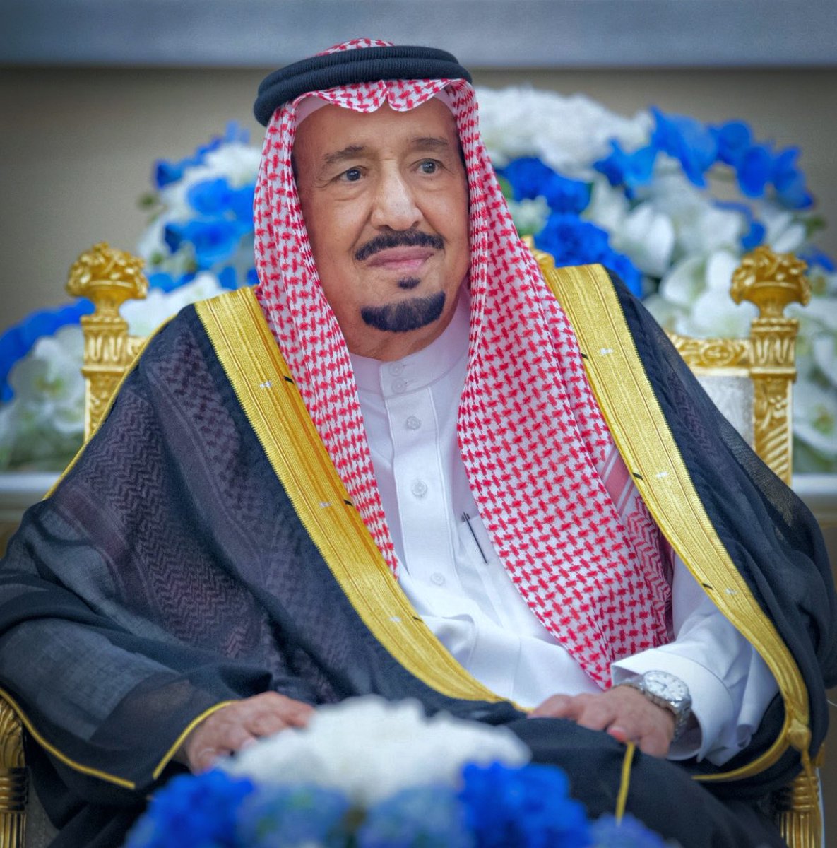 eng_hossam1992's tweet photo. اللهم يا حي يا قيوم، يا من بيدك ملكوت كل شيء، احفظ والدنا جميعاً وقائد مسيرتنا #الملك_سلمان_بن_عبدالعزيز، وأطل عمره في طاعتك، وألبسه ثوب الصحة والعافية، واجعل أيامه زاخرةً بالبشائر، وقلوبنا عامرةً بحبِّه، اللهم اجعل له من كل همٍّ فرجاً، ومن كل ضيقٍ مخرجاً، وارزقه سعادةً تملأ قلبه ونوراً يضيء دربه، وبارك لنا في حياته وقيادته ،،،..