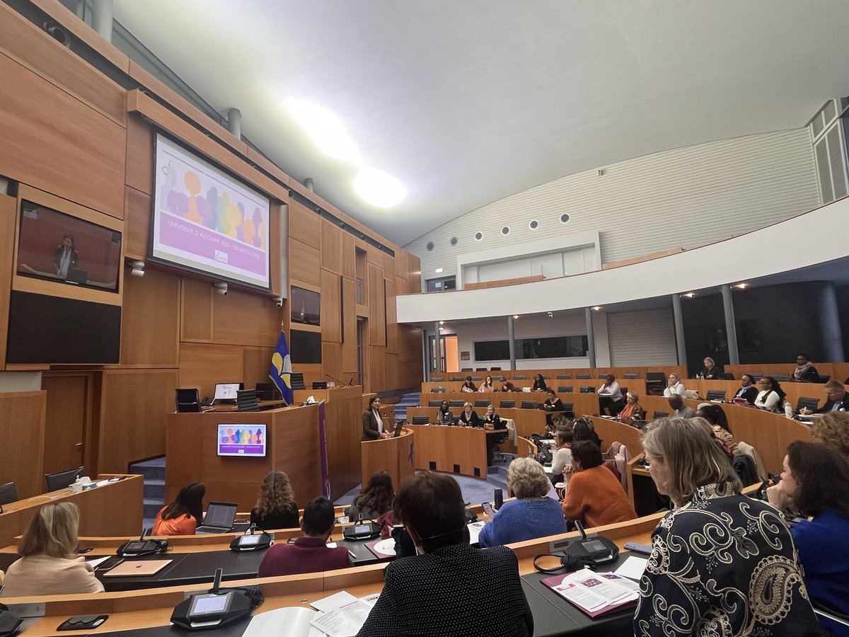 Here we go: université d’automne du Conseil des femmes francophones de Belgique. Thème de cette année : résistance féministe : héritages, luttes actuelles et futures ♀💪🏽

<a href="/SylvieLausberg/">Lausberg Sylvie</a> <a href="/VivTeitelbaum/">Viviane Teitelbaum</a> <a href="/CFFB_asbl/">Conseil des Femmes</a>
