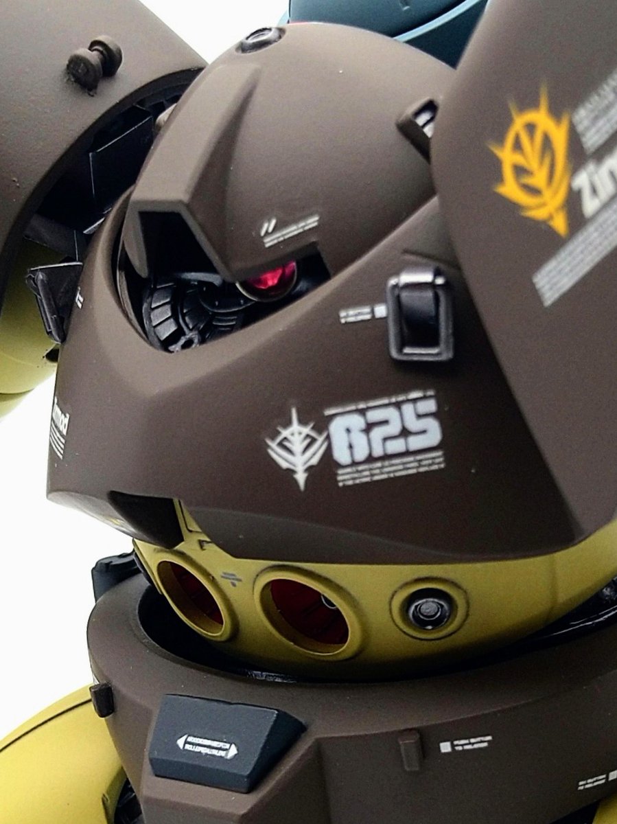 #見た人も無言で推しのドアップを貼る