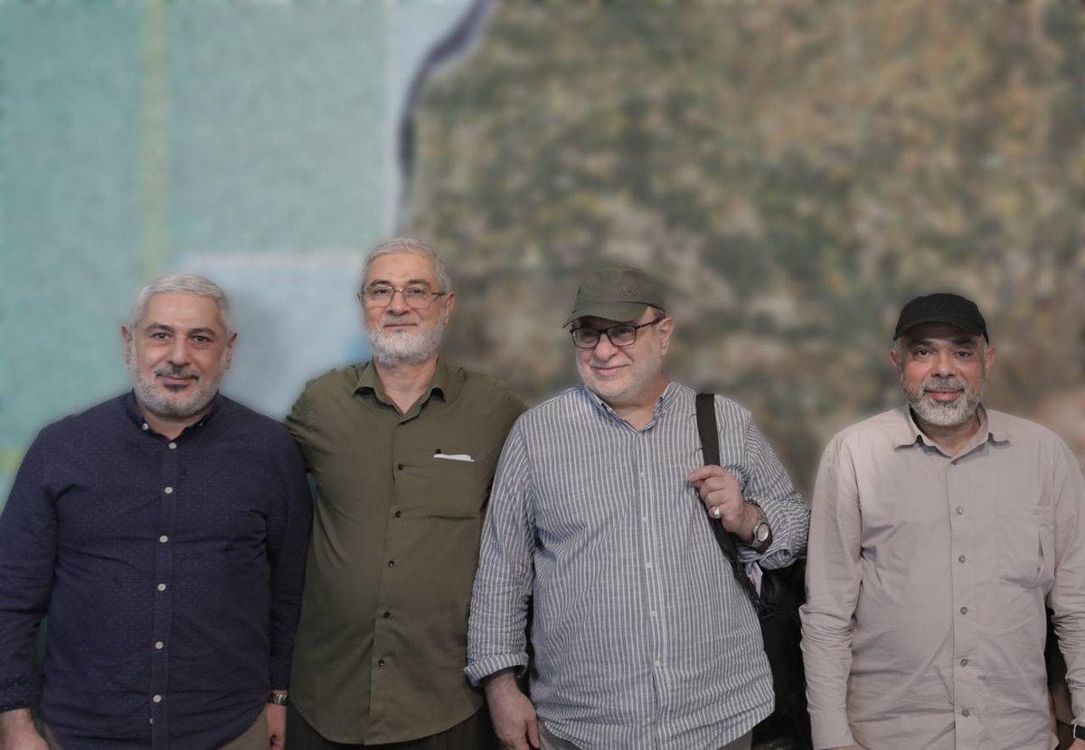 إلتقى الحبيب بحبيبه  
القائد الجهادي الكبير الحاج علي كركي 
القائد الجهادي الكبير الحاج إبراهيم عقيل 
القائد الجهادي الكبير السيد هيثم الطبطبائي 
القائد الجهادي الحاج حسين هزيمة
سلامآ عليكم بماصبرتم فنعم عقبى الدار