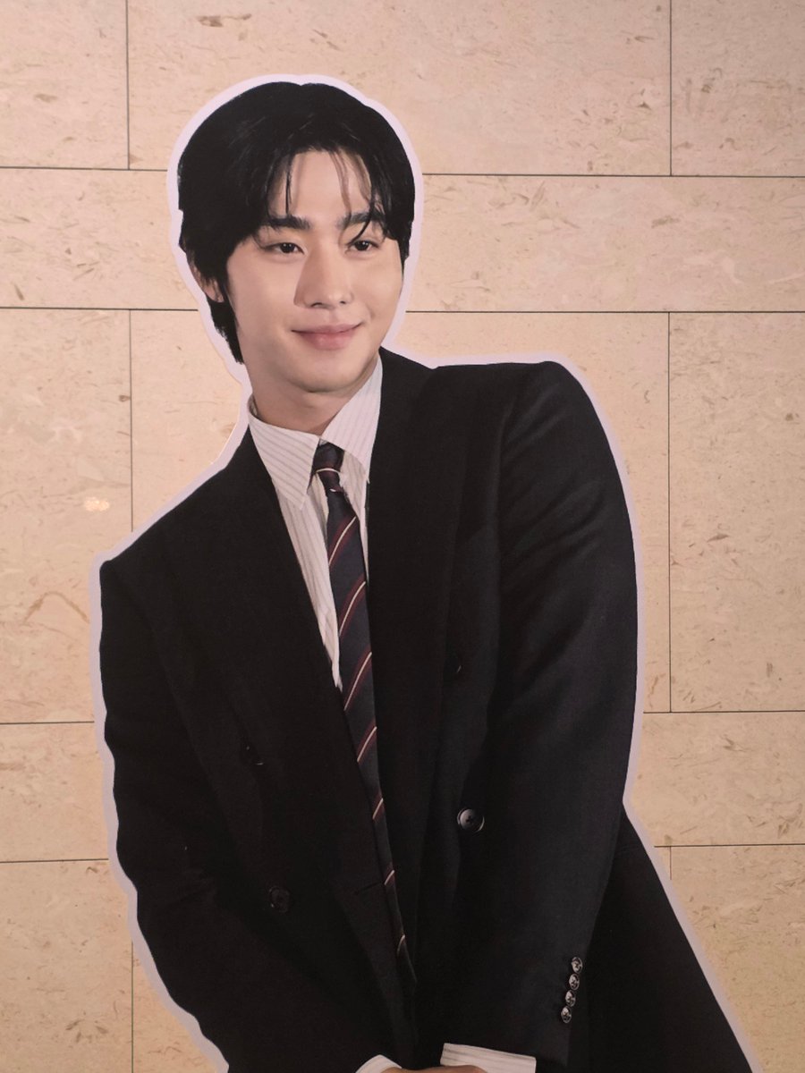 안효섭 프로젝트팀~~
덕분에 진짜 찐고생한 김독자 ⚔️
단독 상영관에서 멋지게 이별할 수 있었네요.🙏
그리고 배우 안효섭 10년의 시간속에서 고작 4년의 시간이지만 만나서 사랑할 수 있던 시간이 너무 감사하고..
앞으로 만나게 될 수 많은 안효섭이 연기 할 캐릭터들이 더 기대되는 10주년입니다~❣️