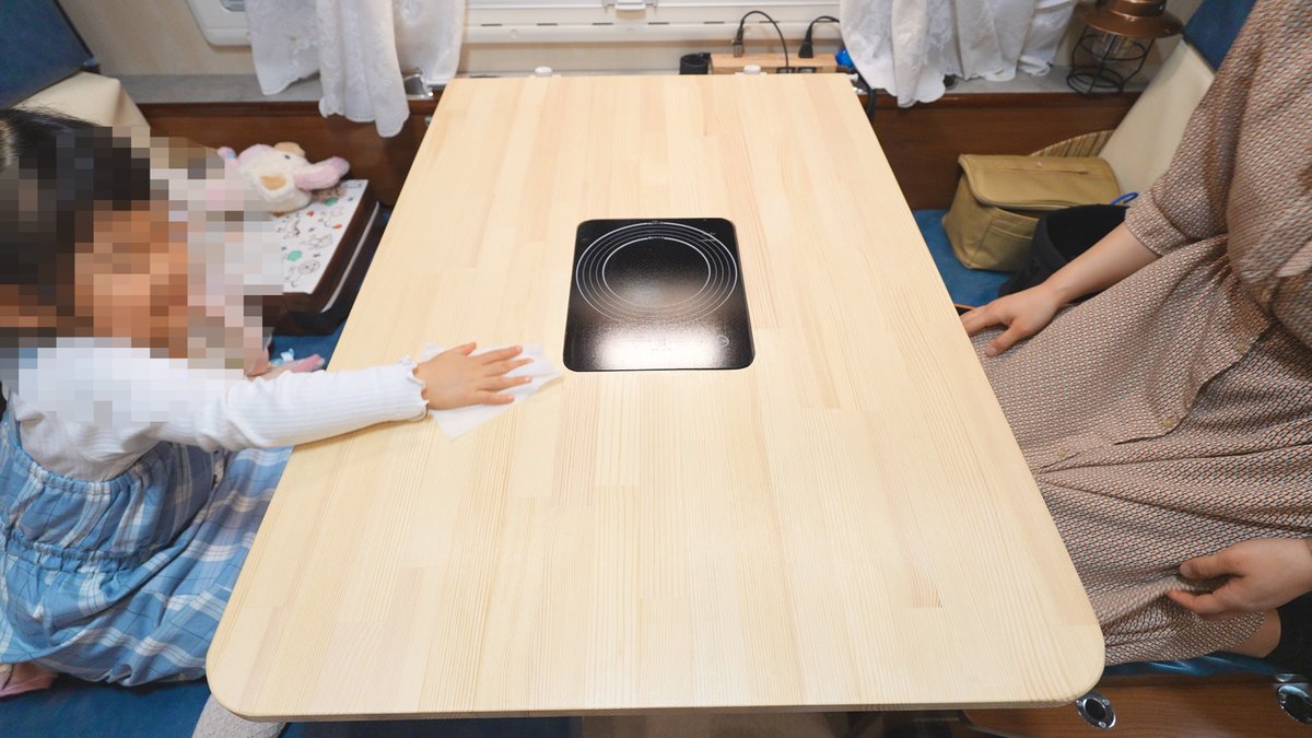 妻の「推し活」遠征に便乗して、中古キャンピングカーで大都会・東京のコインパーキングに5日間滞在しました🚌💨  DIYで快適化した車内での食事、魔改造したトイレ収納にシャワー、娘は気に入ってくれるのか。緊張の瞬間です。 本日18:00公開です！