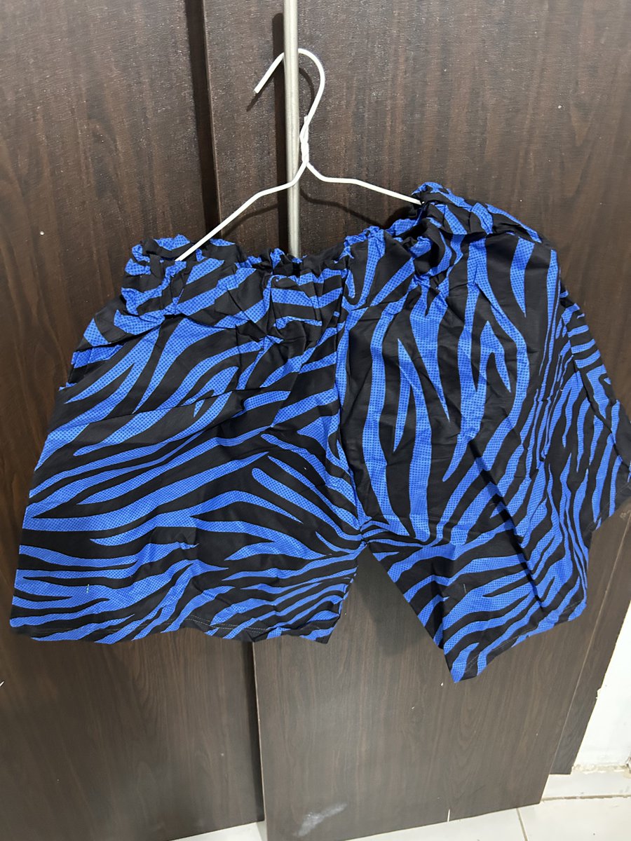yay_tunes's tweet image. Ankara shorts 
Size 6-10
Price : 3k
Location : Abuja 
Pls help Rt 🙏🏾🙏🏾