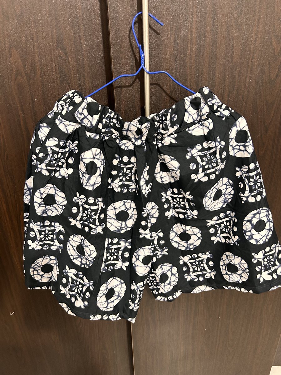 yay_tunes's tweet image. Ankara shorts 
Size 6-10
Price : 3k
Location : Abuja 
Pls help Rt 🙏🏾🙏🏾